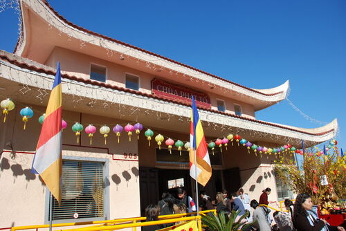 Đạo Tràng Pháp Hoa và Hội Từ Thiện Phật Giáo Phổ Hiền hành hương đầu năm