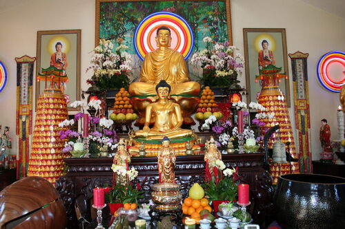 Hành hương Tết Nhâm Thìn