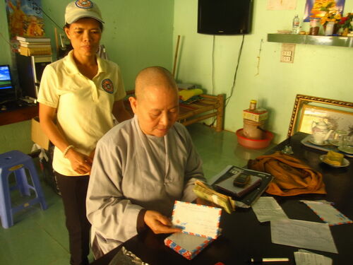 Hình ảnh từ thiện hồi hướng chư hương linh
