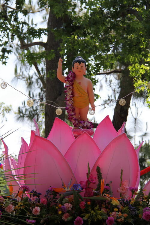 Hình ảnh Phật tử chùa Phổ Hiền tham dự lễ Phật đản chung tại Mile Square Regional Park