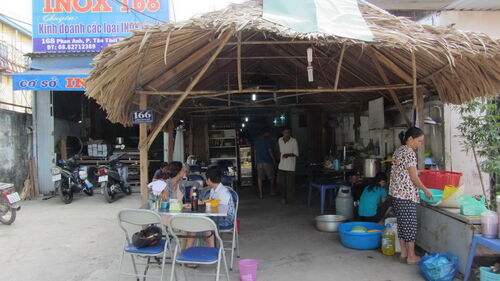 Giúp trẻ em đường phố nghèo tại Sài gòn