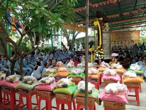 Giúp đỡ đồng bào mù tại Vạn Ninh, Khánh Hòa nhân mùa Vu Lan