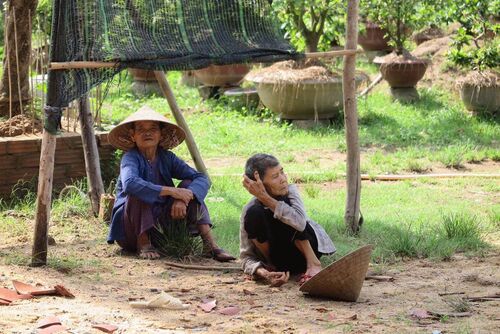 Trao quà Phật đản cho đồng bào nghèo khó tại huyện An Nhơn, tỉnh Bình Định