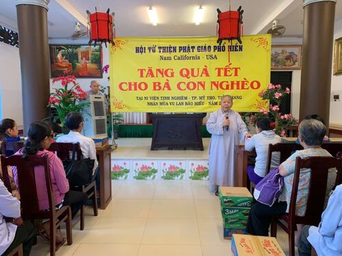 Giúp đỡ người mù loà, tàn tật và các gia đình nghèo nhân mùa Vu Lan tại Tiền Giang