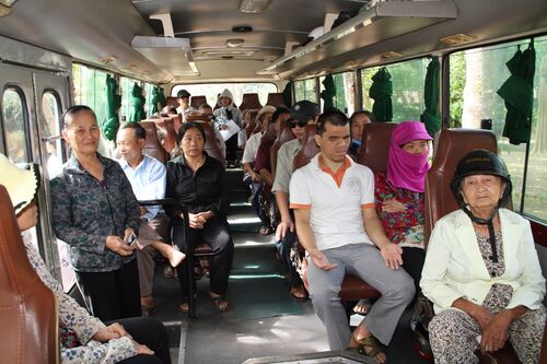 Trao quà Tết cho đồng bào nghèo khó, người tàn tật, mù lòa tại xã Xà Bang, huyện Châu Đức, Bà Rịa Vũng Tàu