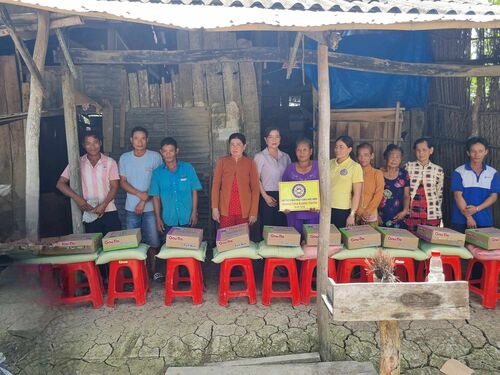 Hình ảnh giúp đỡ đồng bào nghèo tại Việt Nam nhân dịp Tết Giáp Thìn