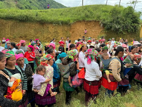 Hình ảnh cứu trợ nạn nhân bão lụt tại Yên Bái ngày 6