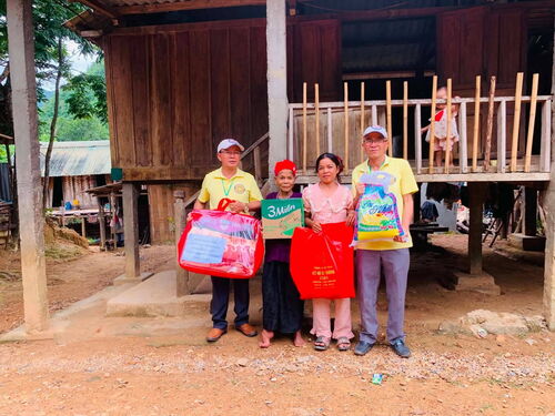 Hình ảnh chương trình từ thiện mùa Phật đản PL 2570 - DL 2026 giúp đỡ đồng bào dân tộc thiểu số tại Quảng Trị cùng với nhóm CTXH Đom Đóm