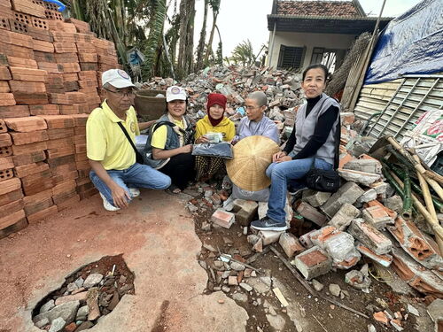 Hình ảnh cứu trợ nạn nhân bão lụt tại Phú Yên-Đợt 2
