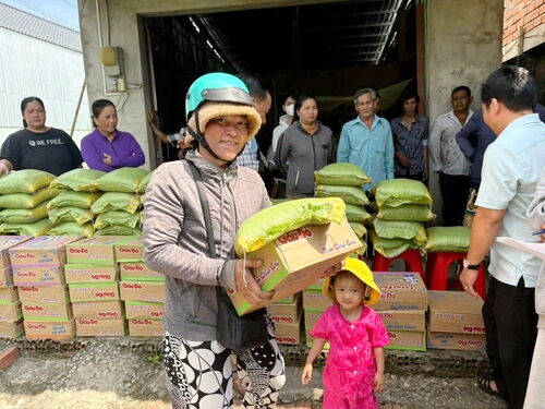 Hình ảnh chương trình từ thiện mùa Vu Lan tại Cà Mau